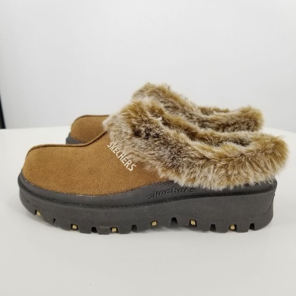 Skechers Women's Tan Fur-Lined Clogs - Picture 2 of 11